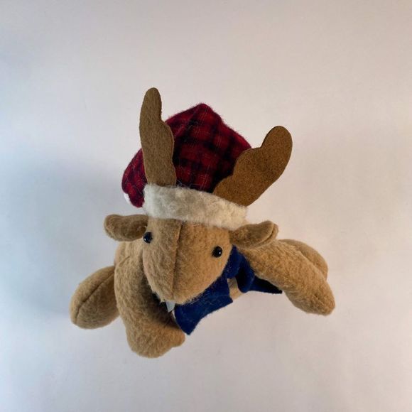 Plush Snow Shovelling Reindeer with scarf and hat. - Picture 6 of 10